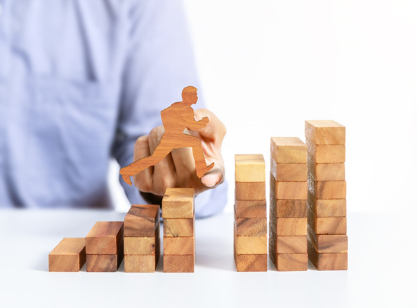 企業(yè)戰(zhàn)略規(guī)劃的步驟是什么？如何落地實(shí)施？