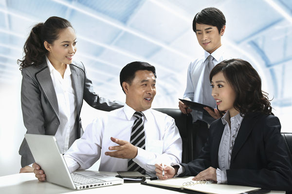 薪酬體系設計：根據(jù)企業(yè)戰(zhàn)略，設計科學體系