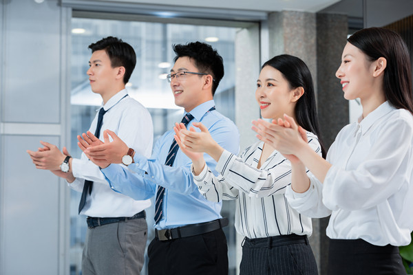 目標設(shè)定與追蹤：明確目標，確?？冃н_成