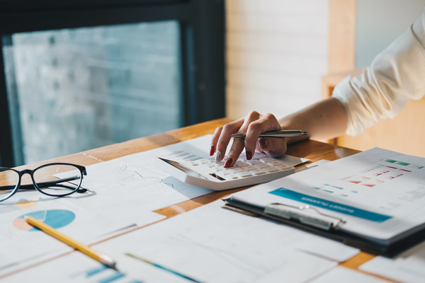 企業(yè)設(shè)立預(yù)算管理小組是不是由個(gè)人組建的？