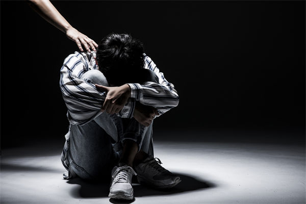 女子漏接電話被市監(jiān)所工作人員辱罵，人力資源管理有何感悟？