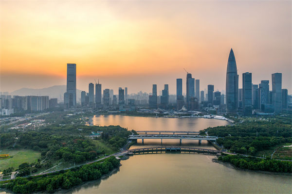 深圳集團(tuán)管控咨詢公司如何助力企業(yè)實現(xiàn)高效集權(quán)與分權(quán)？