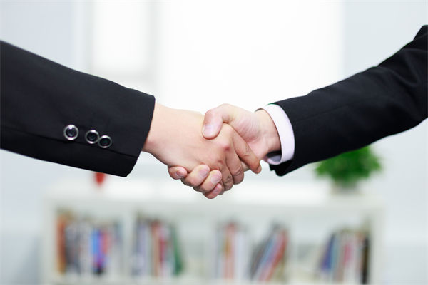 如何通過(guò)人力資源管理提升企業(yè)核心競(jìng)爭(zhēng)力？