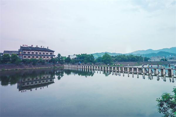 溫州戰(zhàn)略咨詢公司如何助力企業(yè)精準(zhǔn)定位市場？
