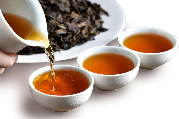 在多元化市場(chǎng)環(huán)境下，品牌如何保持一致性并突出特色？