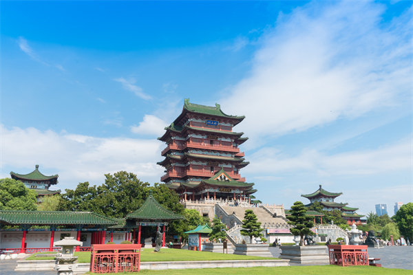 企業(yè)如何借助南昌戰(zhàn)略咨詢公司把握市場機遇與趨勢？
