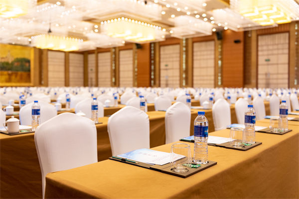 兩會(huì)熱議破解企業(yè)“生長(zhǎng)痛”，對(duì)企業(yè)戰(zhàn)略管理有何啟示？