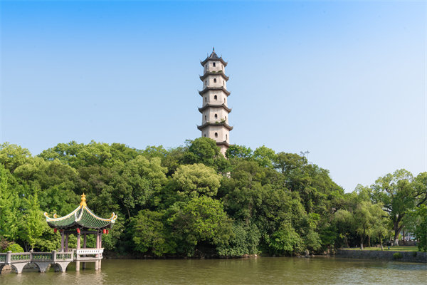 集團(tuán)戰(zhàn)略落地難，溫州集團(tuán)管控咨詢公司如何助力高效執(zhí)行？