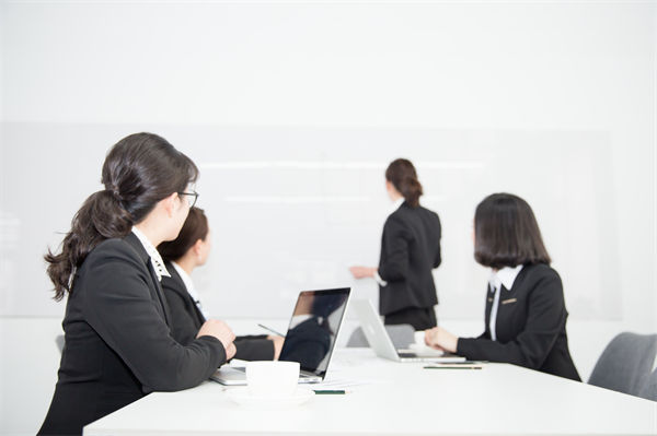 員工培訓(xùn)無效、成長慢，人力資源管理怎樣定制高效方案？